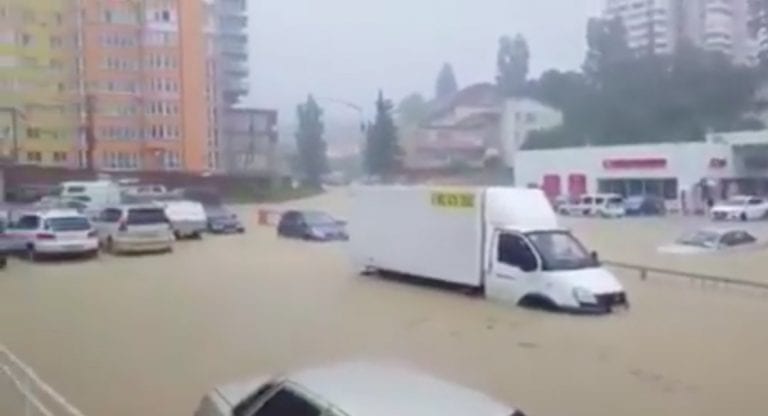 Адлер затопило из-за дождя