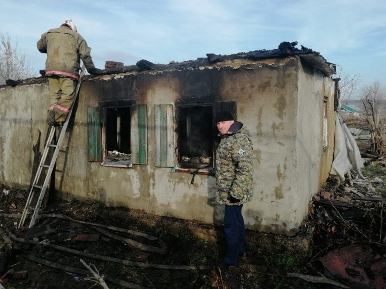 Во время пожара в Новокубанском районе погибли пенсионерка и ребенок