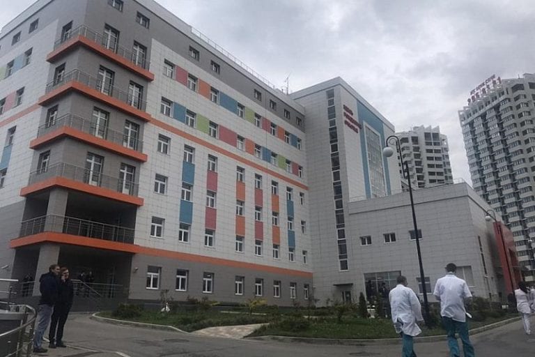 Власти опровергли информацию о затоплении перинатального центра в Сочи