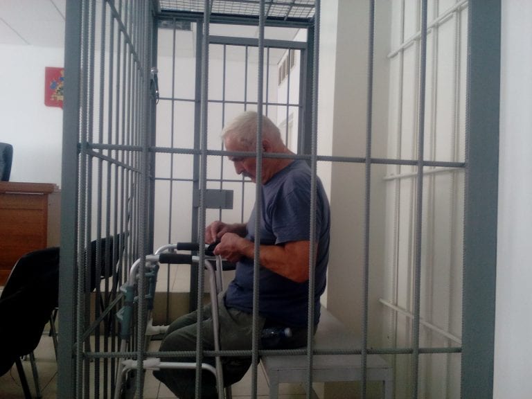 Следствие прекратило преследование пенсионера, которого несколько месяцев продержали под стражей