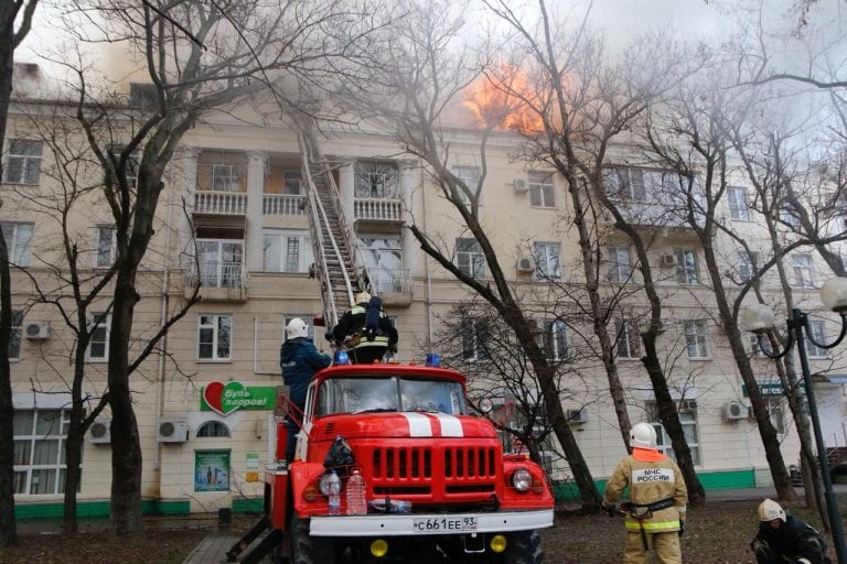 Пострадавшим от пожара в Новороссийске окажут материальную помощь