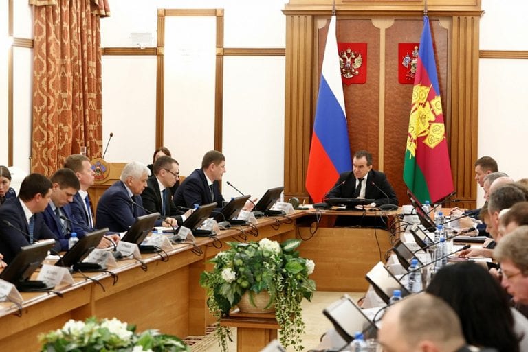 На Кубани начинают работать аквапарки, бассейны и библиотеки