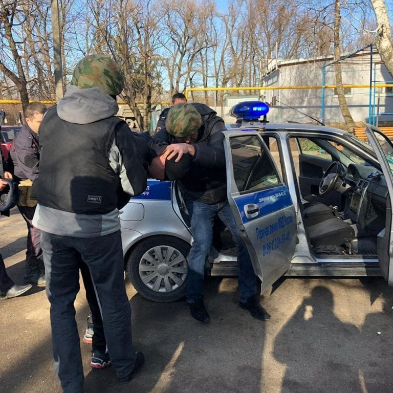 В Краснодаре мужчина взял в заложники сына и угрожал взрывом газового баллона