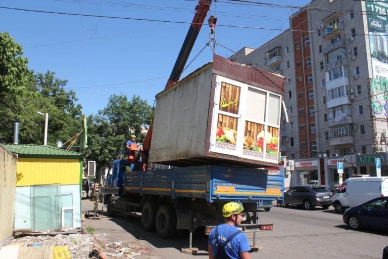 Минпромторг предлагает вернуть палатки и ларьки