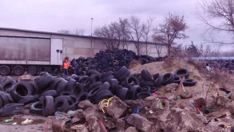В Краснодаре прошла экологическая акция по вывозу автопокрышек