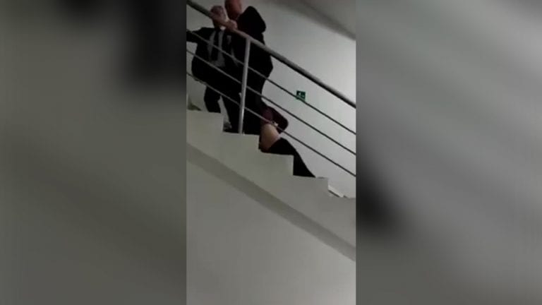 Охранников, избивших сестер в Новороссийске, уволили
