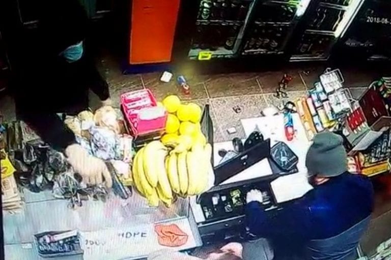В Краснодаре трое мужчин ограбили круглосуточный магазин