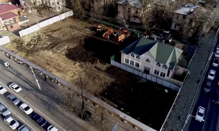 В Краснодаре убрали забор на пересечении улиц Постовой и Седина