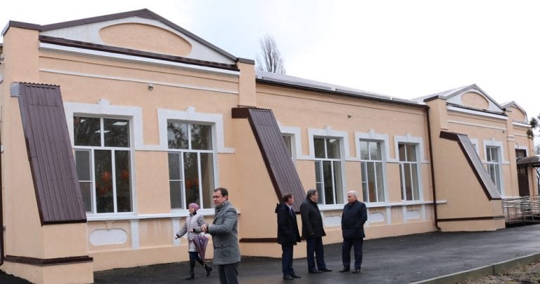 В Красноармейском районе отремонтировали дореволюционное здание школы