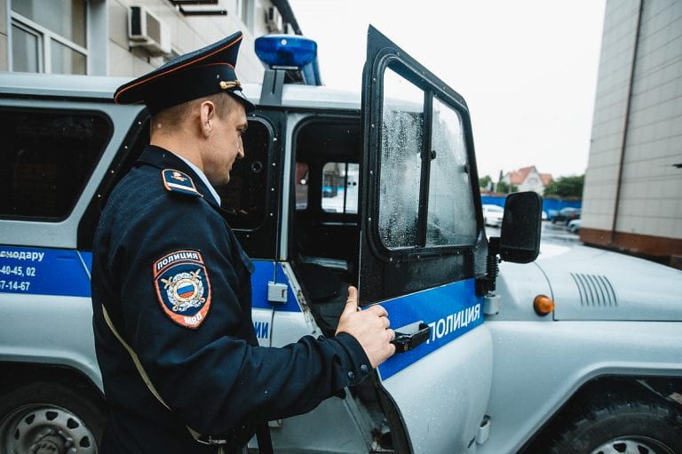 Жители Новороссийска пожаловались на хулигана с газовым баллончиком