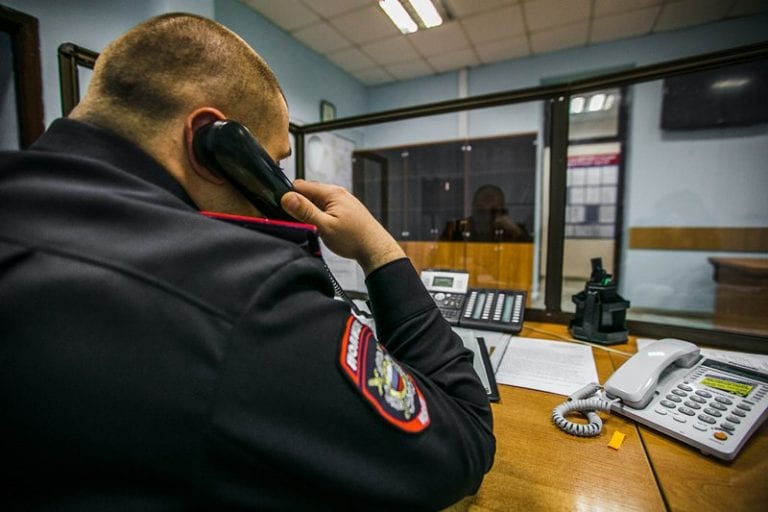 В Краснодаре подросток ограбил футболистов