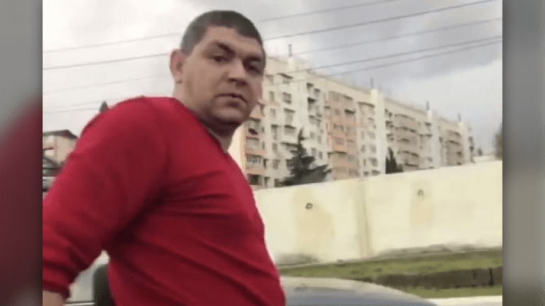 В Сочи будут судить водителя, избившего инвалида