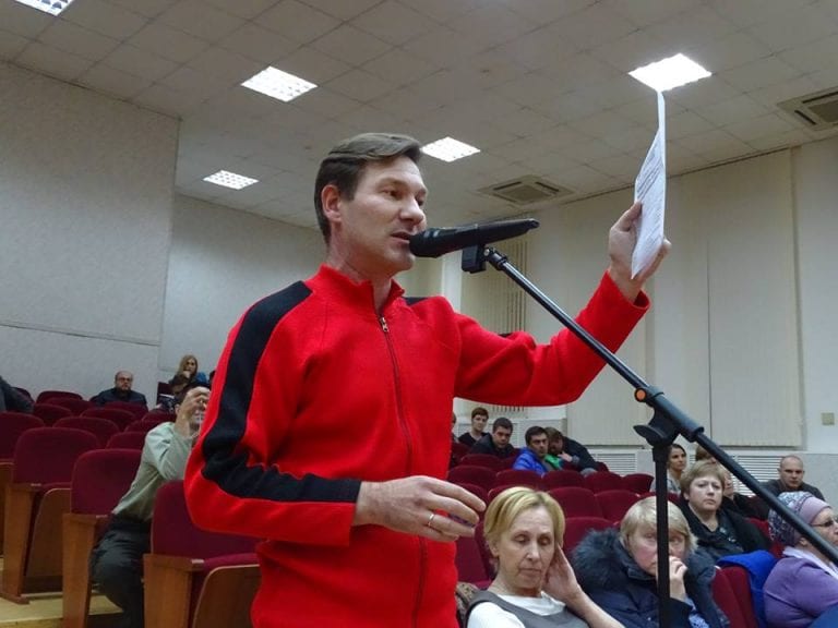 Суд в Краснодаре оштрафовал гражданского активиста из-за репоста видео «Открытой России» о нехватке школ