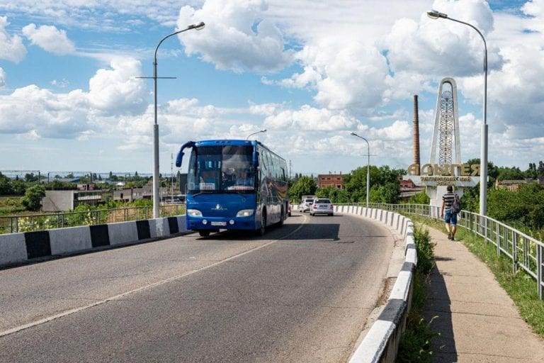 Вступил в силу запрет на проезд автобусов и грузовиков по Яблоновскому мосту в Краснодаре