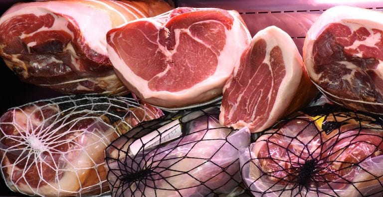 На Кубани из продажи изъяли 600 кг животноводческой продукции