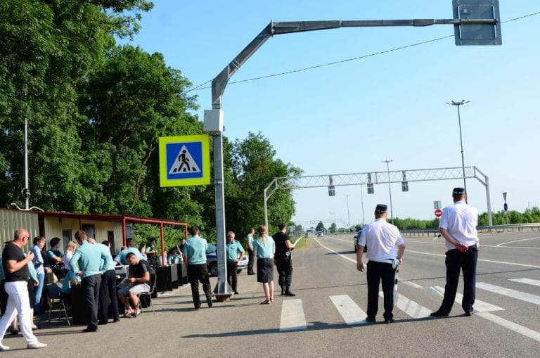 Судебные приставы продолжат проводить рейды на трассах Кубани
