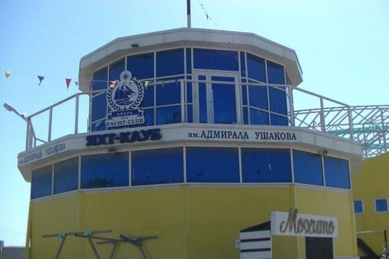 Депутат Госдумы призвала мэра Анапы вернуть спортсменам яхт-клуба базу для тренировок