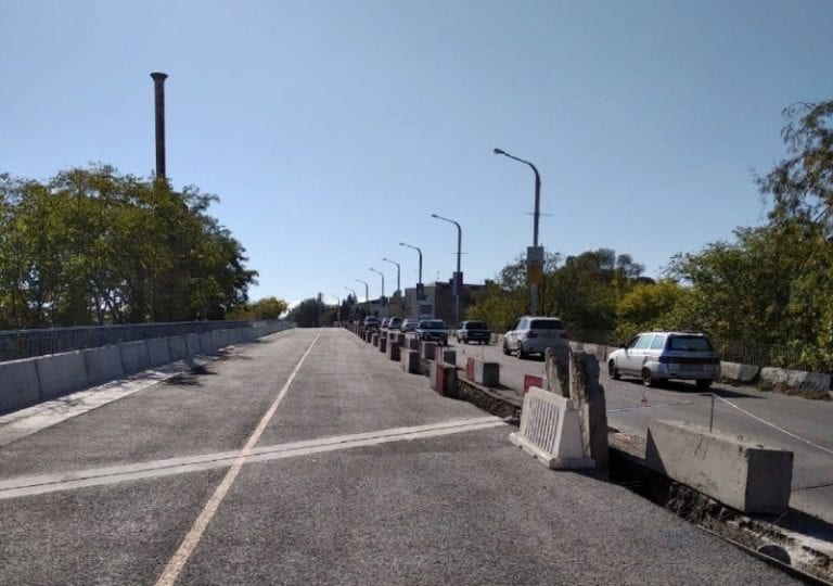 В Краснодаре отремонтировали половину Суворовского путепровода