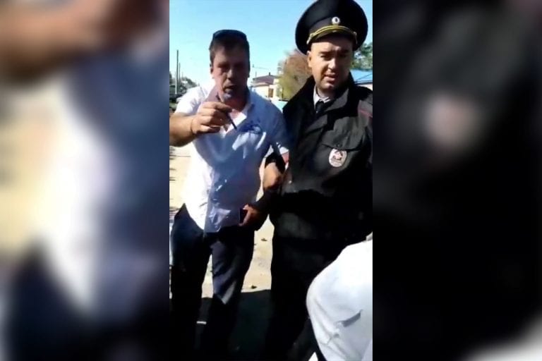 В Кропоткине задержали водителя автобуса за отказ подписать протокол ручкой со стираемыми чернилами