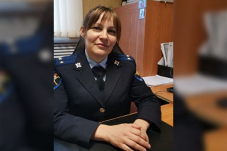 Подозреваемая во взяточничестве полицейская из Крымска скрылась от следствия