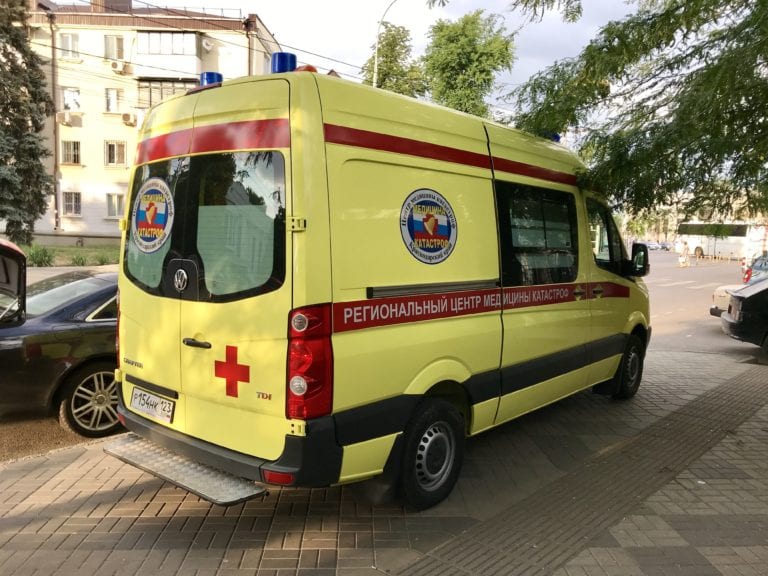 Под Геленджиком ребенок выжил после удара по голове упавшим со скалы булыжником