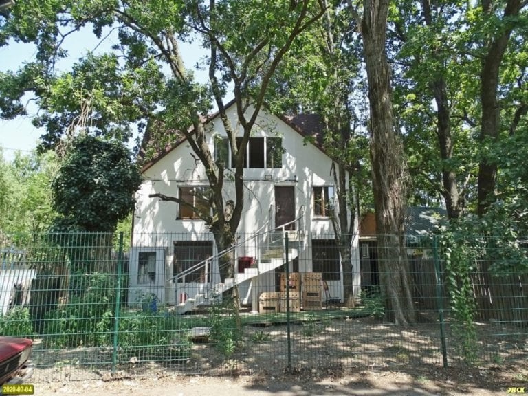 В «Сафари-парке» снесут трехэтажный самострой