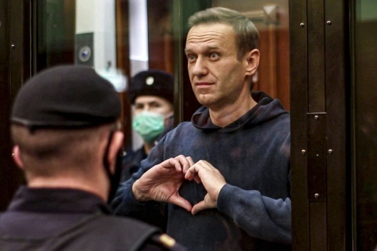 Суд признал ФБК и Штабы Навального экстремистскими организациями