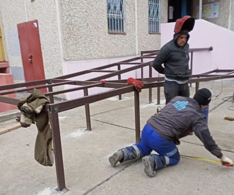 В Краснодаре после флешмоба установили пандус для девушки с инвалидностью