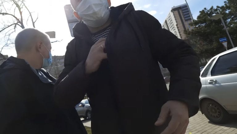 В Краснодаре задержали блогера, который снимает видео про полицейских