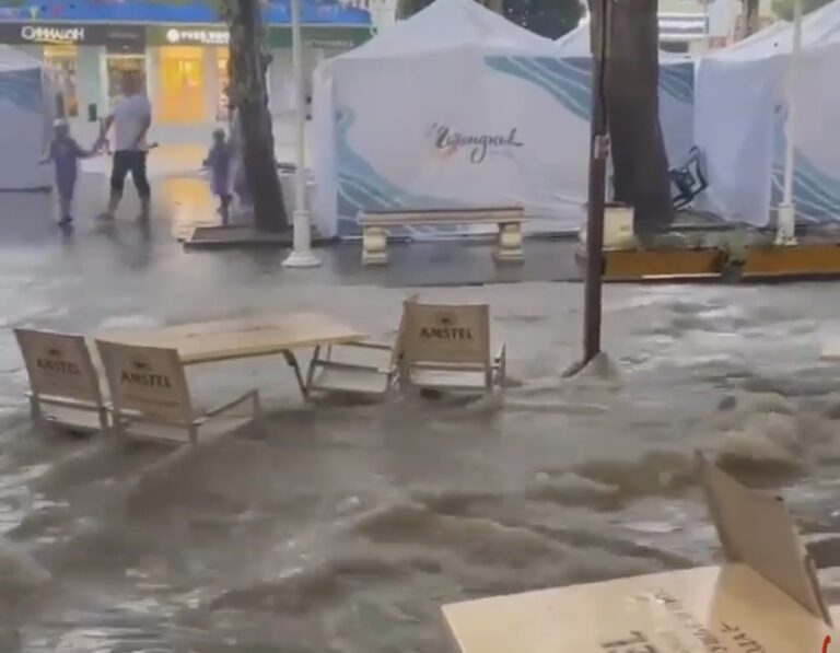 В Краснодарском крае пострадали от мезоциклона 818 частных домов