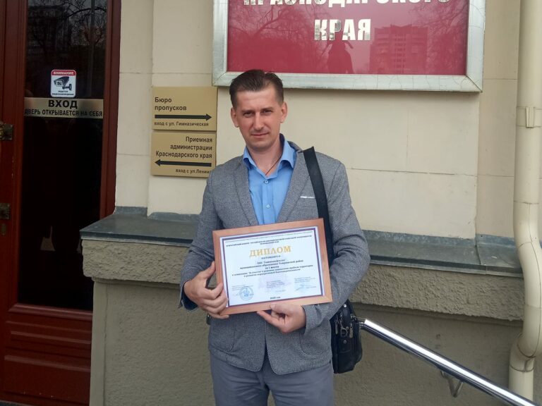 В Анапе неизвестные избили и залили перцовкой представителя КПРФ после подачи жалоб в УИК