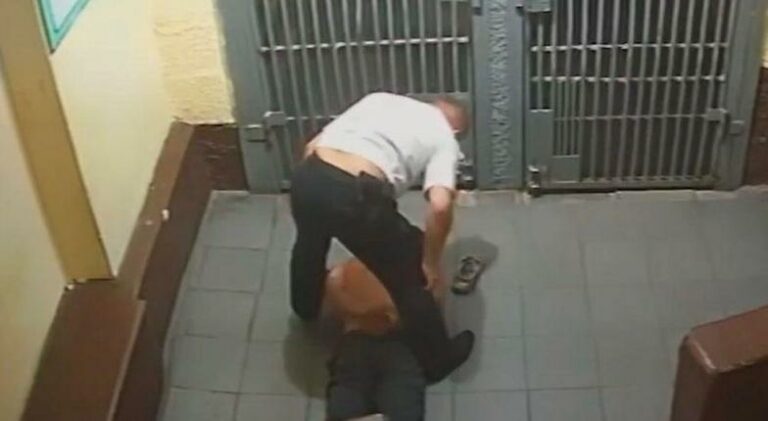 Полицейского из Новороссийска уволили за избиение задержанного