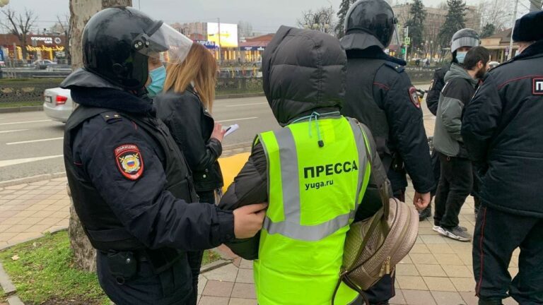Профсоюз журналистов потребовал освободить журналистов из краснодарского отдела полиции