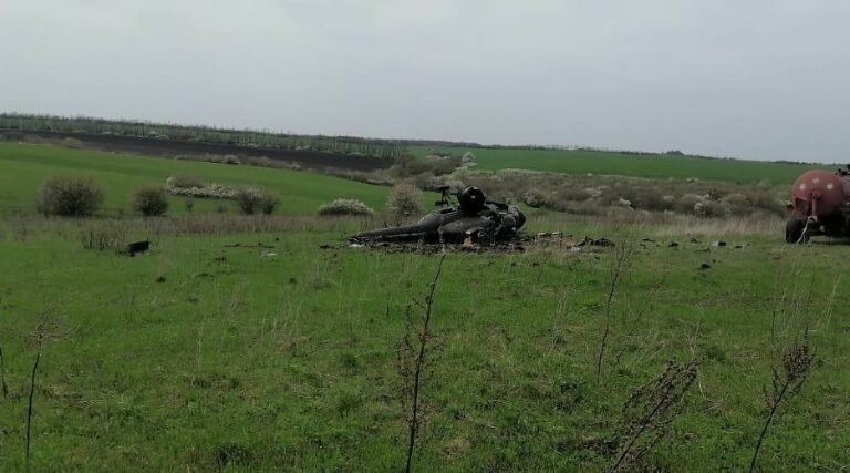 В Мостовском районе разбился вертолёт