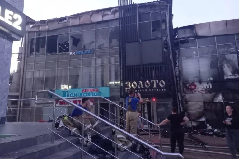 В торговом центре Белореченска произошёл крупный пожар
