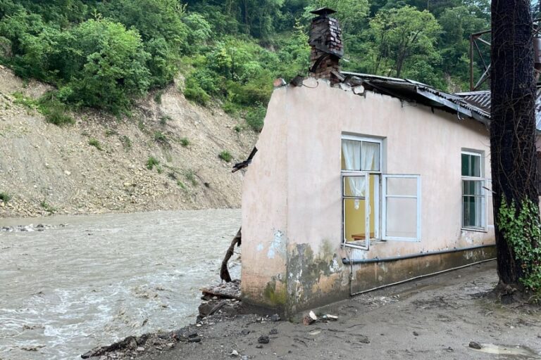 У жителей Лазаревского района после наводнения смыло дом и бизнес