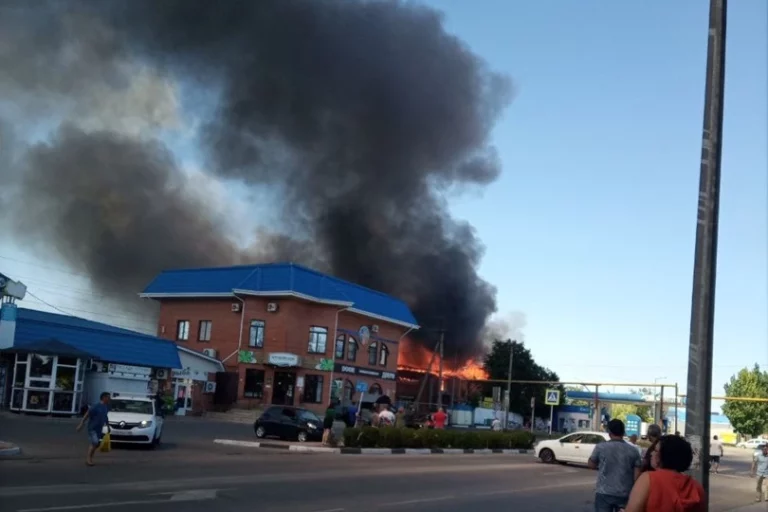 В Ейске произошёл крупный пожар