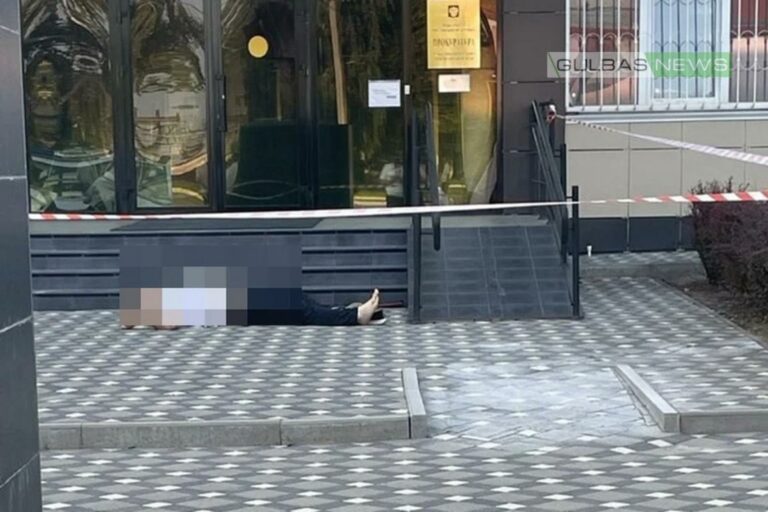 В Гулькевичах около прокуратуры нашли тело бывшего главы района