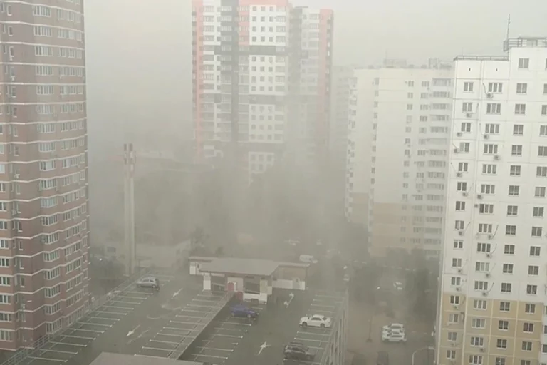 В Новороссийске затопило улицы после дождя