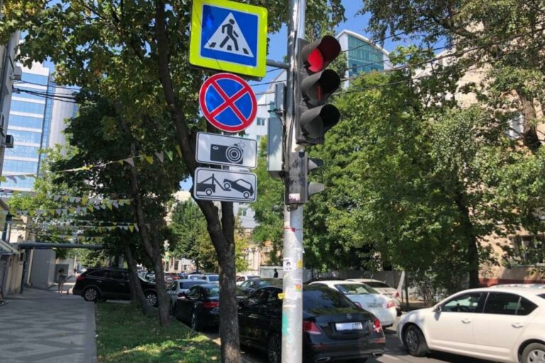 В Краснодаре будут бороться с автомобилистами, скрывающими госномера на машинах
