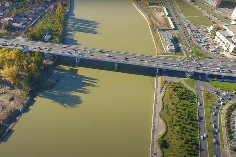 Власти Краснодара снова не назвали сроки ремонта Тургеневского моста