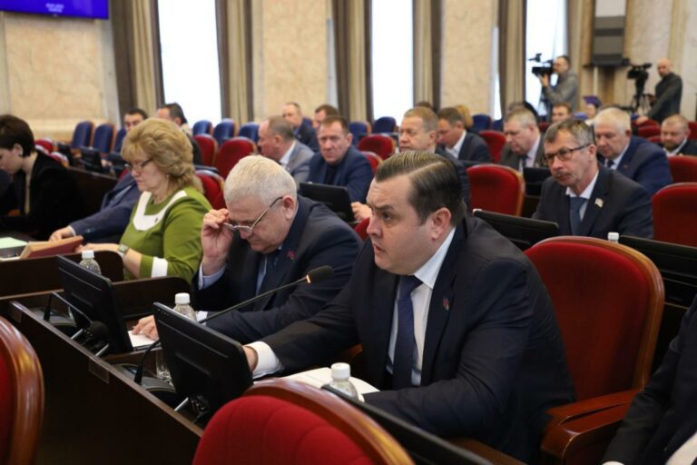 Иноагентам на Кубани запретили работать на муниципальной службе