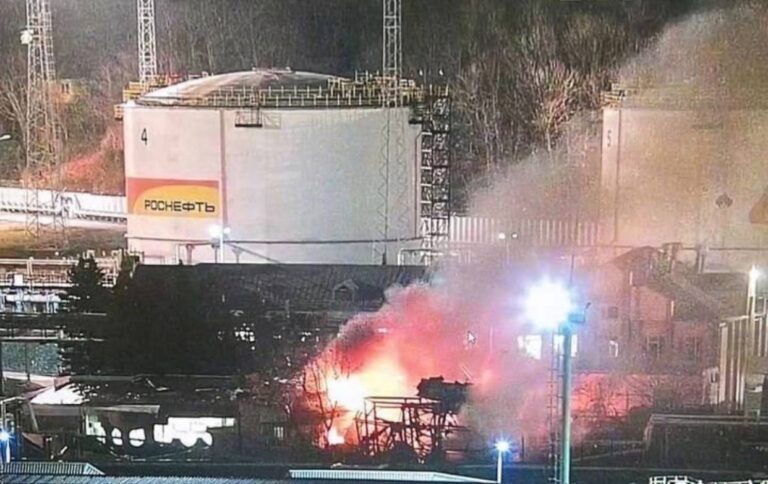 БПЛА атаковали Туапсе и Адыгею. Загорелась нефтебаза