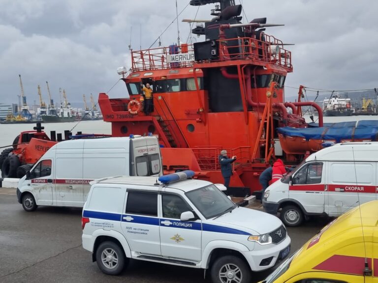 Ущерб от затонувшего в Новороссийске судна оценили в 746 млн рублей