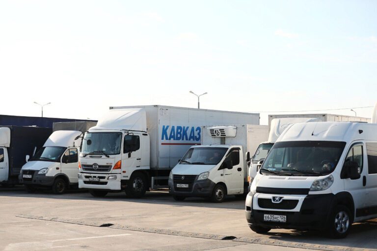 На Кубани очередь на Керченскую переправу ожидают 136 большегрузов