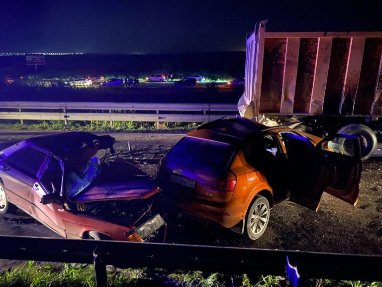 Два человека погибли в массовой аварии на трассе «Краснодар — Верхнебаканский»