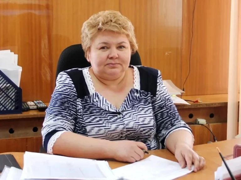 Бывшего главврача Мостовской ЦРБ осудили за мошенничество и подлог