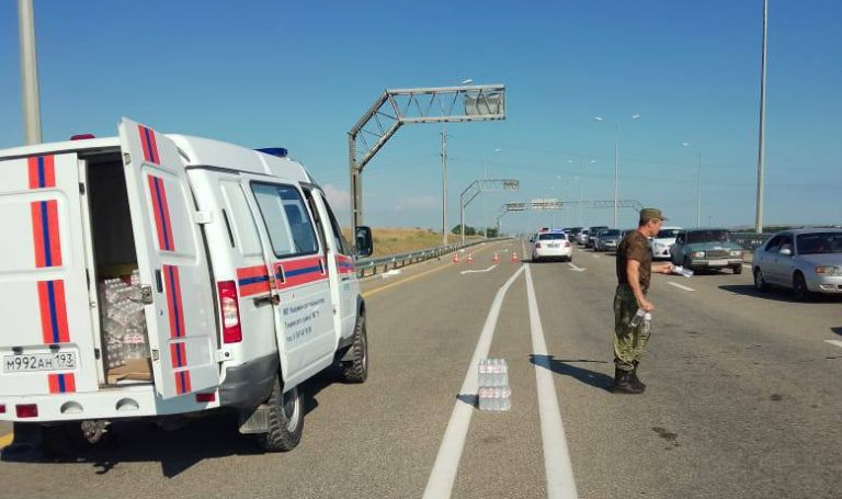 Власти сообщили об устранении пробки на Крымском мосту