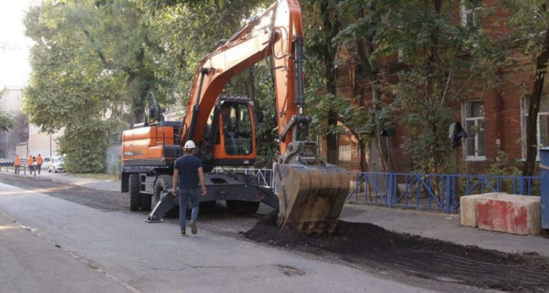 В Краснодаре приступили к строительству ливневки на улице Братьев Дроздовых