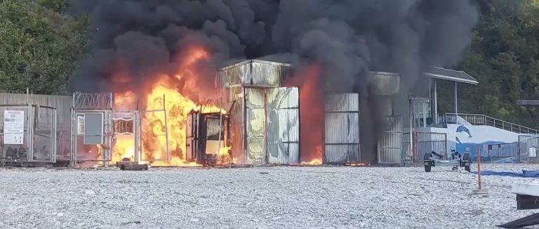 В селе Небуг потушили пожар на площади 100 кв. метров